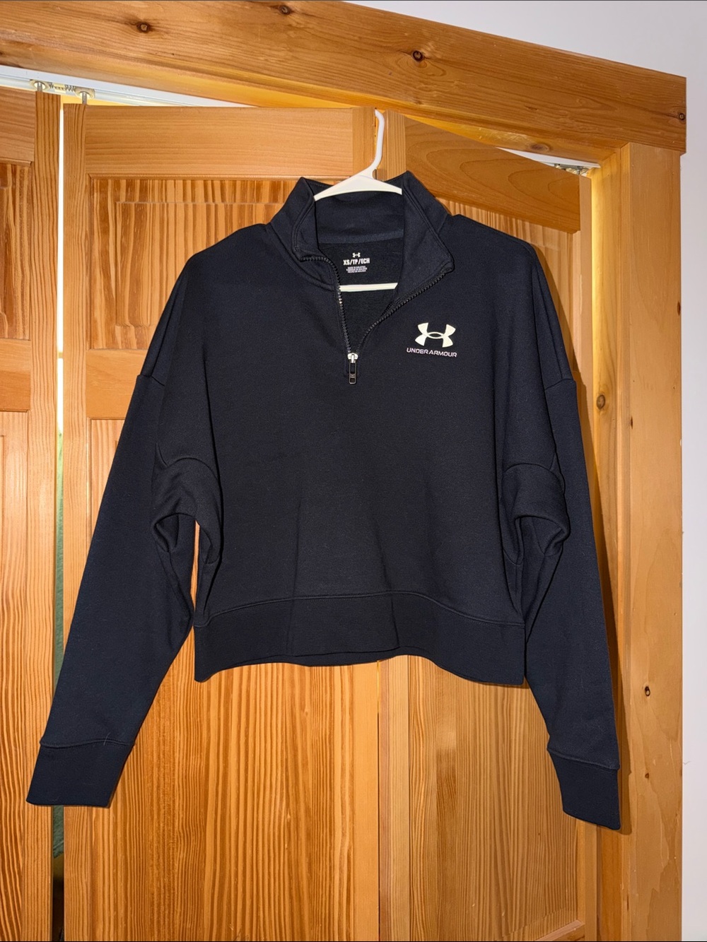 Under Armour Women's Black cropped Half-Zip Performance Pullover